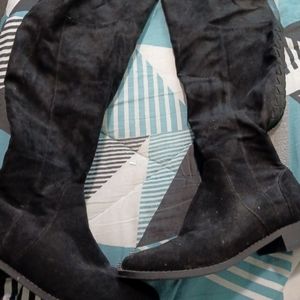 Torrid wide calf blk suede boits